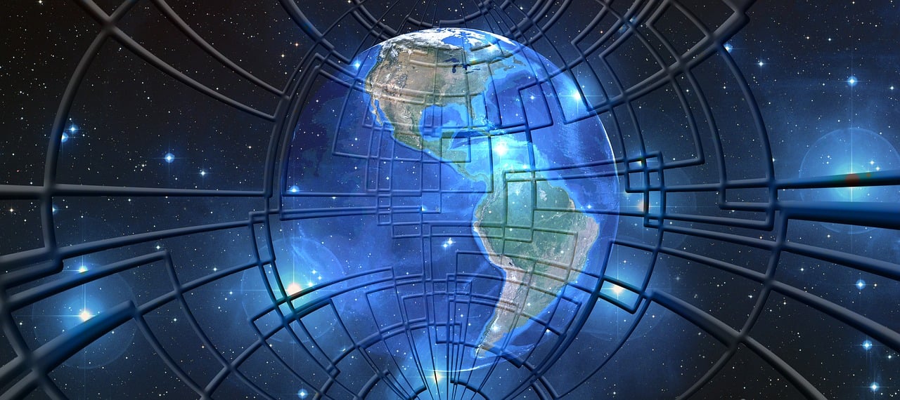 数字时代的网站空间，虚拟领地与现实应用探索