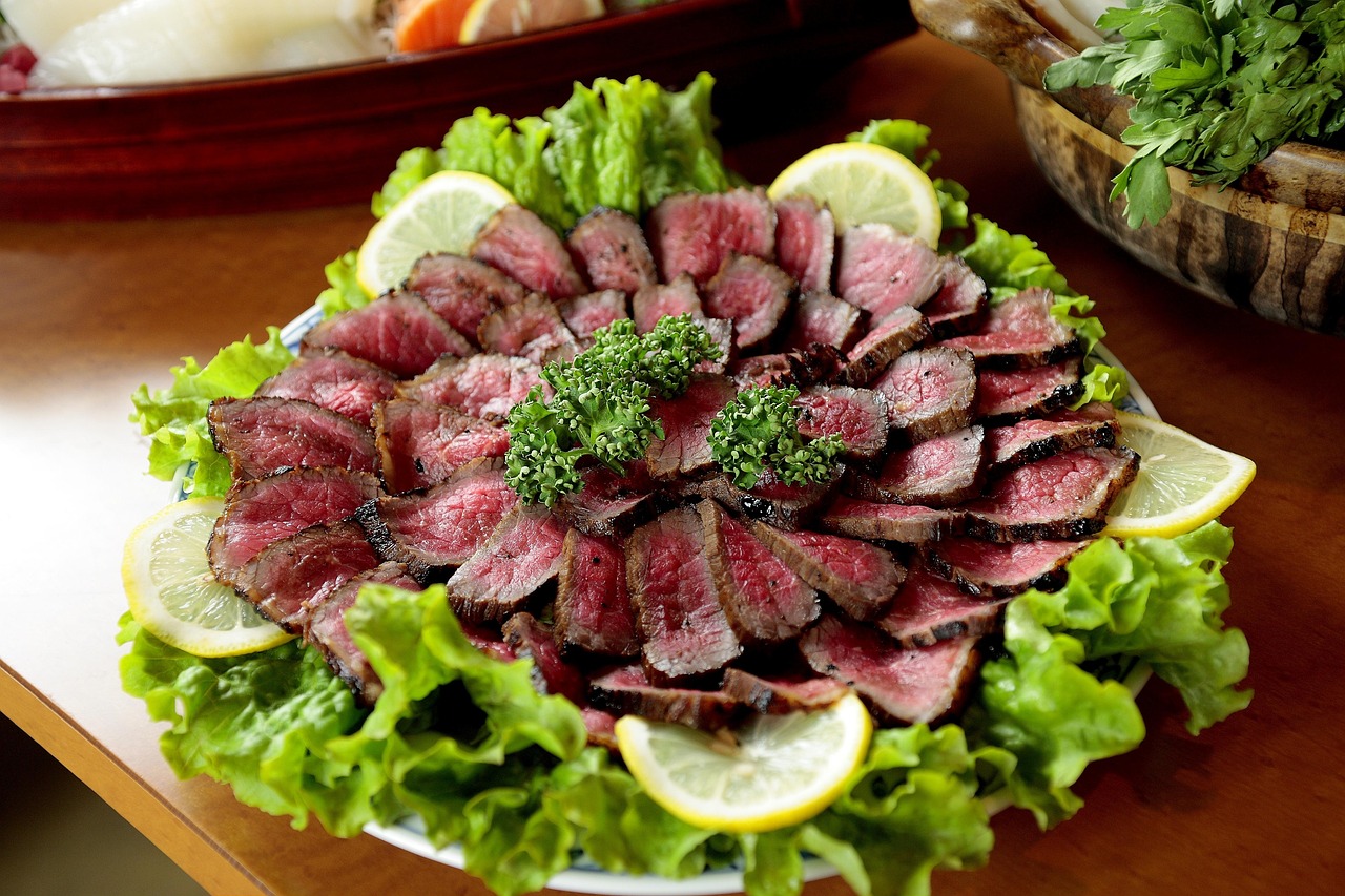 佬牛烤牛肉，传统与创新的烤牛肉美味融合